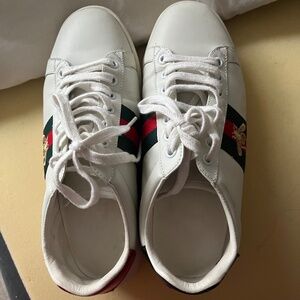White Sneakers with green  and red  stripe
